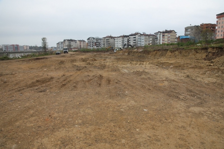 Kapalı Pazar Yerinde Hafriyat Çalışmaları Aralıksız Devam Ediyor