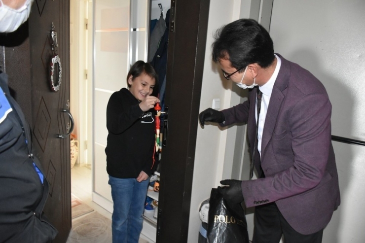 Bilgisayar Parasını ‘Biz Bize Yeteriz Türkiyem’ Kampanyasına Bağışladı