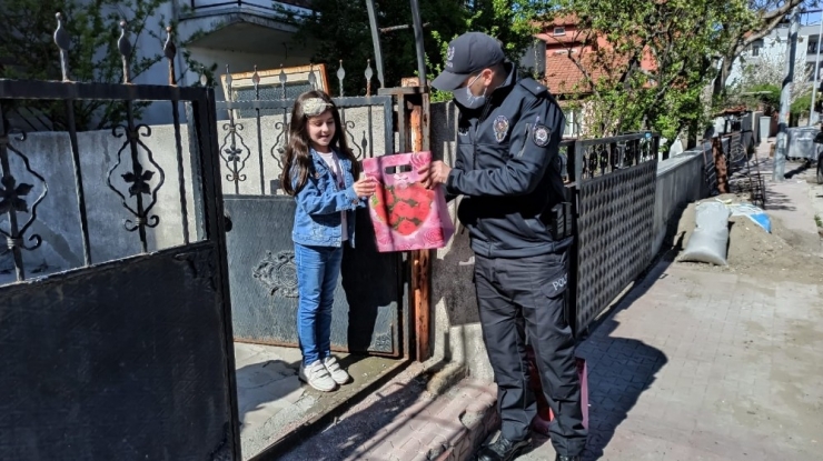 Kardeşler Kumbaradaki Birikimlerini Kampanyaya Bağışladı