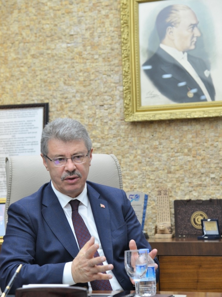 Başkan Akay: "En Büyük Tehlike Üretimsizliktir"