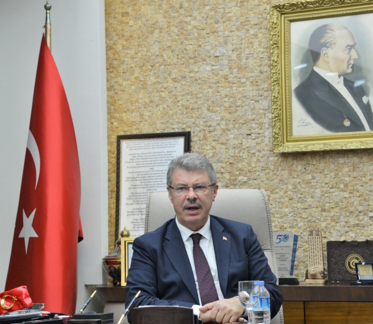 Başkan Akay: "En Büyük Tehlike Üretimsizliktir"