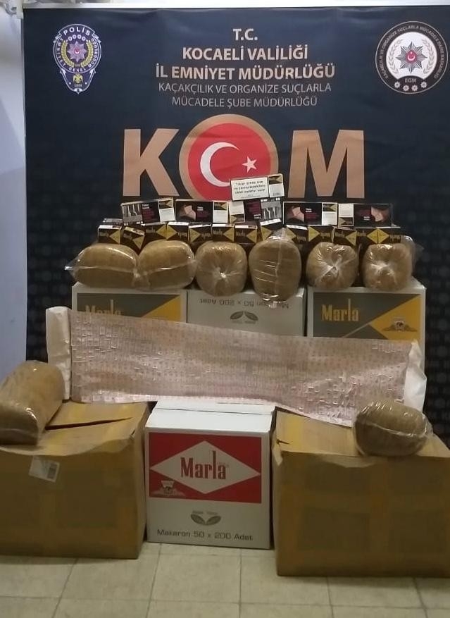 Polis Ele Geçirdiği Sahte Tapdk Bandrolleri İle ‘Evde Kal’ Mesajı Verdi