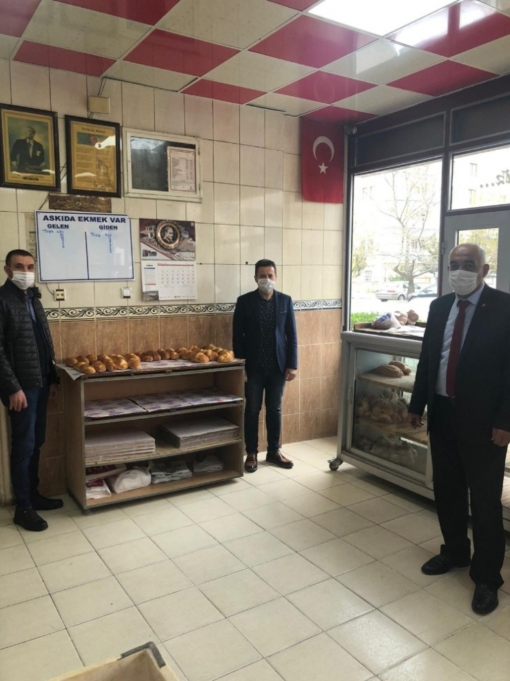 Seyhan Arifoğlu’ndan ’Askıda Ekmek Uygulaması’na Övgü