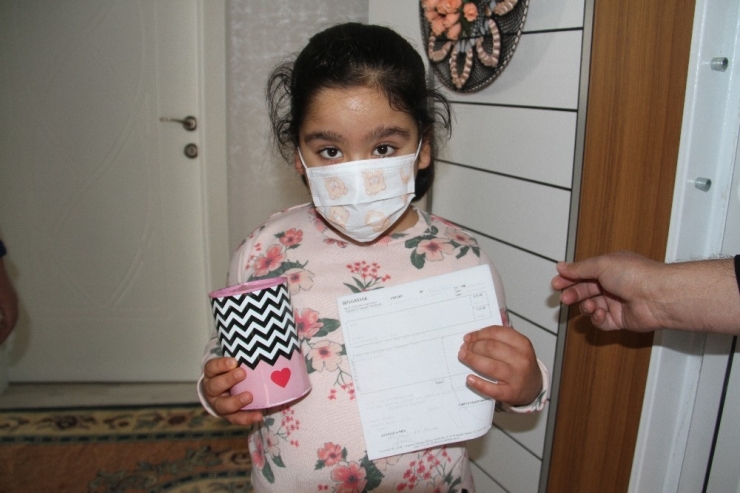 Küçük Bahar Kumbarasındaki Harçlıkla Milli Dayanışma Kampanyasına Destek Verdi