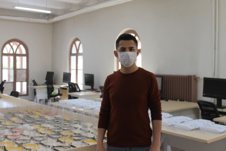 Korona İle Mücadele İçin ’Video Laringosgop’ Cihazı Ürettiler