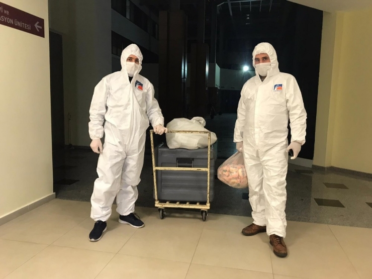 Sağlık Çalışanlarına Sıcak Çorba İkramı