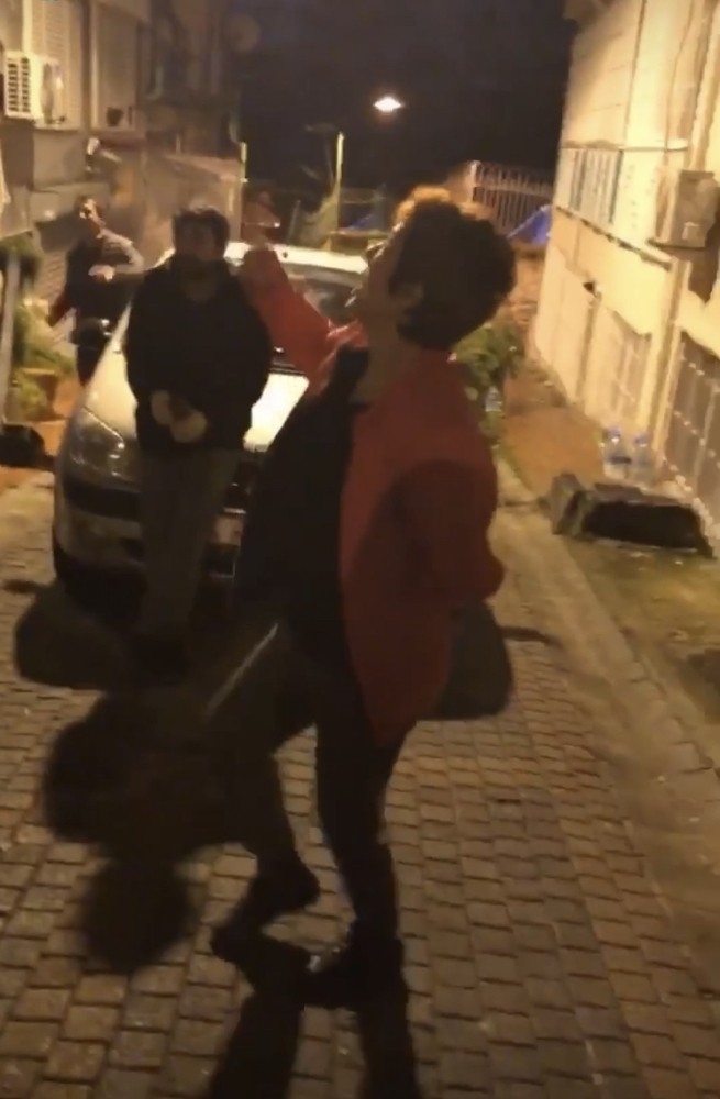 “Evde Kalın” Çağrılarına Rağmen Göbek Attılar