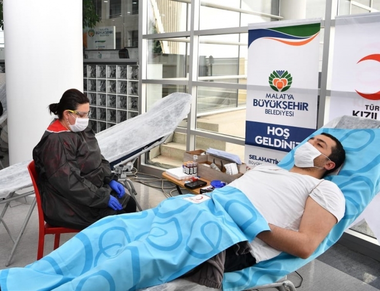 Malatya Büyükşehir Belediyesinden Kan Kampanyasına Destek