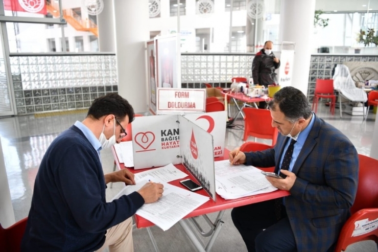 Malatya Büyükşehir Belediyesinden Kan Kampanyasına Destek