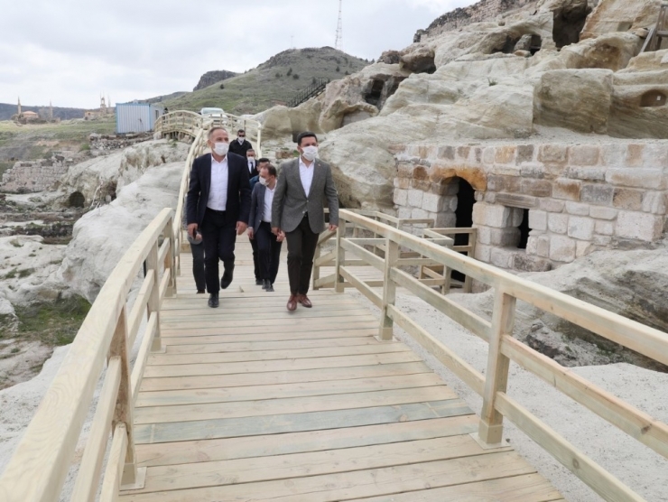 Belediye Başkanı Arı, ‘Marka Şehir Nevşehir İçin Çalışmaya Devam’