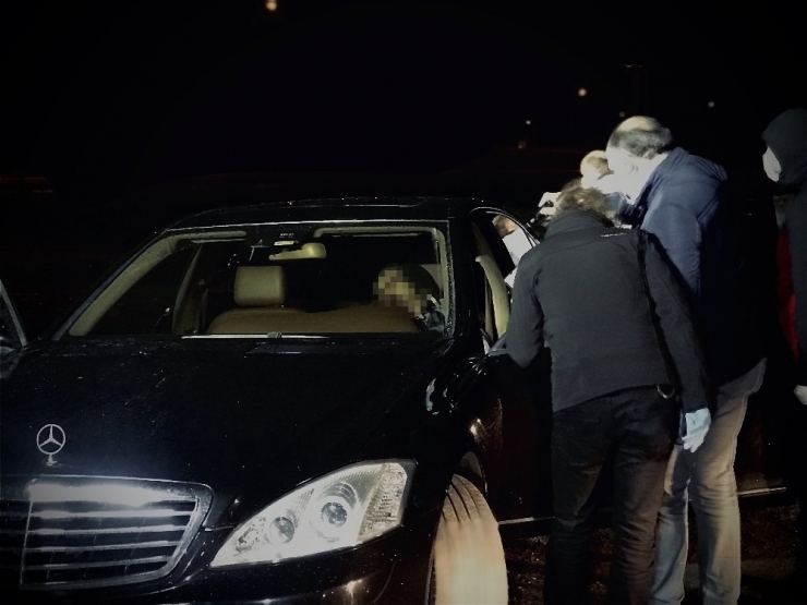 Bursa’da Arabasının İçinde Kafasına Ateş Ederek İntihar Etti