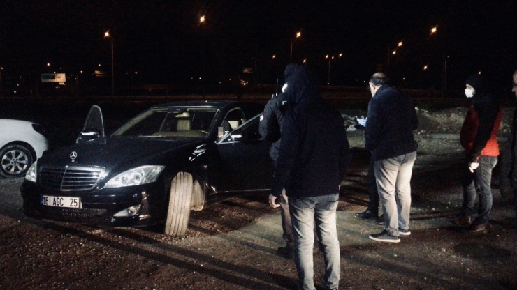 Bursa’da Arabasının İçinde Kafasına Ateş Ederek İntihar Etti