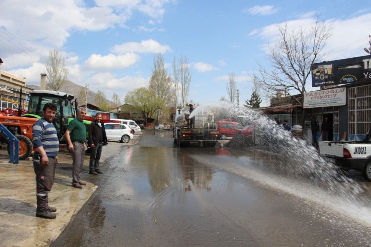 Oltu Sanayi Caddeleri Yıkanıp Dezenfekte Yapıldı