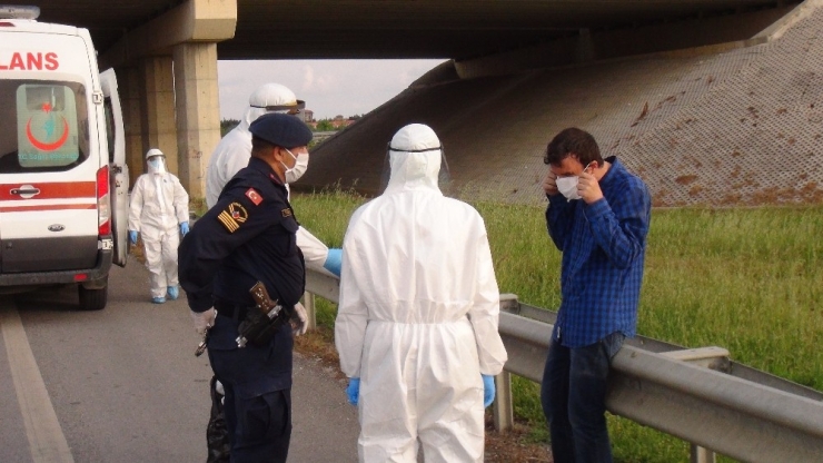 Jandarma Ve Sağlıkçıların Güçlükle İkna Ettiği Korona Şüphelisi, Getirildiği Hastaneden Kaçtı