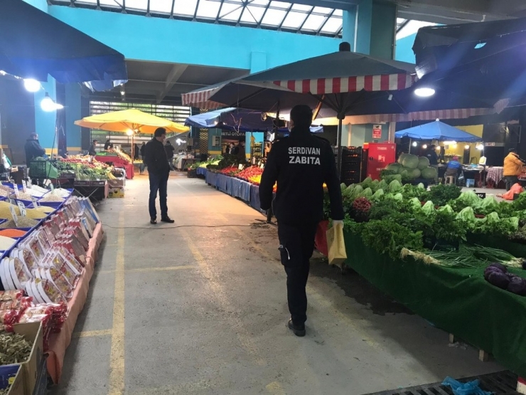 Serdivan’da Pazar Yerleri Denetleniyor