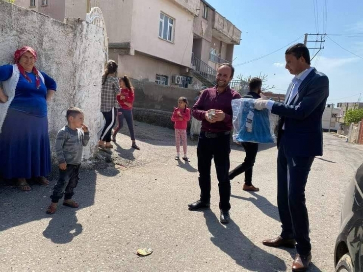 Silopi’de Engellilere Gıda Ve Giysi Yardımı