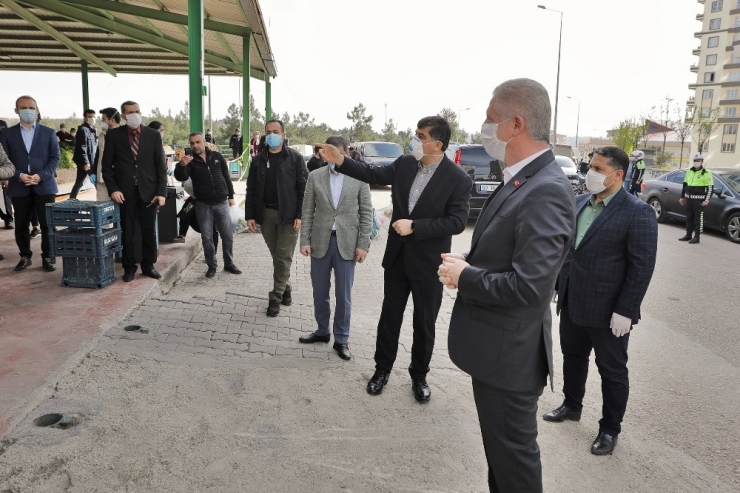 Vali Gül İle Fadıloğlu Semt Pazarını Gezdi