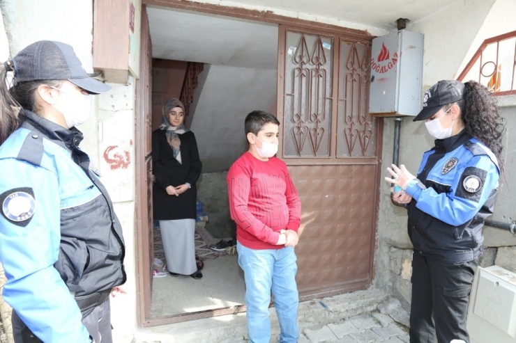 Minik Vefa’dan ‘Biz Bize Yeteriz Türkiyem’ Kampanyasına Destek