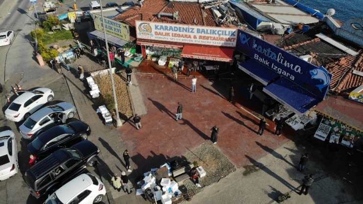 İstanbulluların Sosyal Mesafe Sınavı: Kimisi Uydu, Kimisi Hiçe Saydı