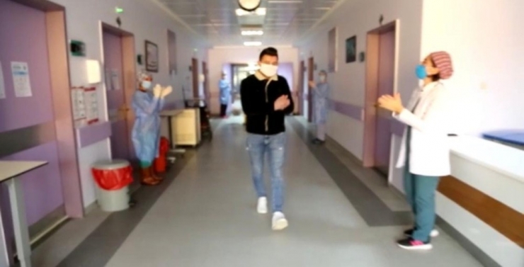 Tunceli’de 84 Ve 27 Yaşındaki Hastalar Koronayı Yendi