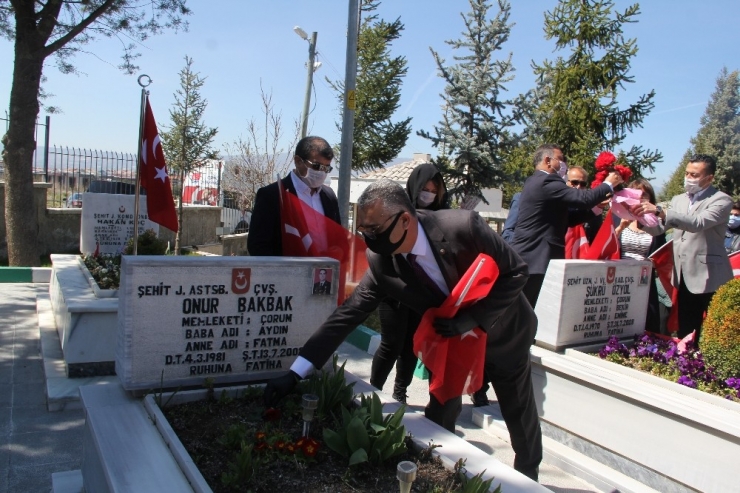Ak Parti Ve Chp’den Şehitler İçin Dua