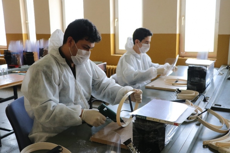 Meslek Lisesi Öğretmenleri Mobil Dezenfektan Robotu Üretti