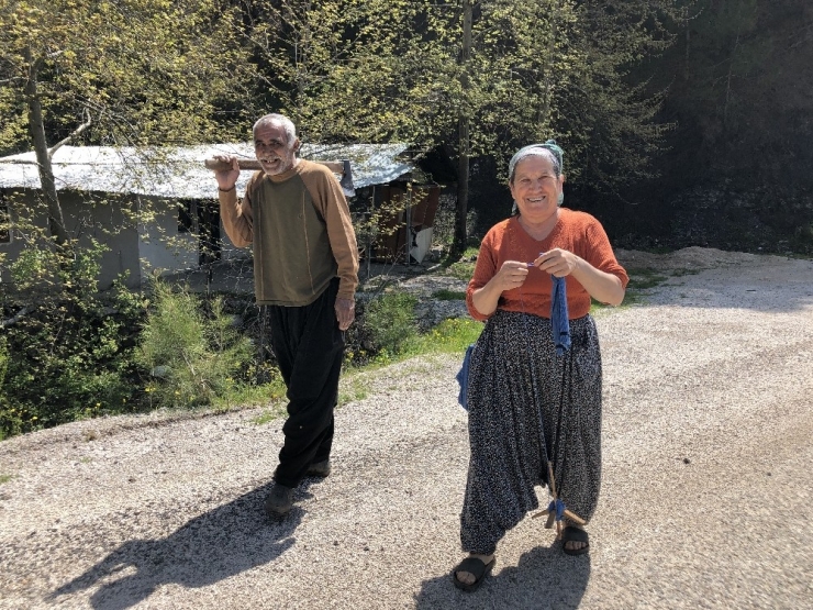 Fatma Ana Geleneğini Unutmadı, Kirmenini Bırakmadı