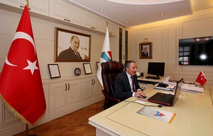 Aiçü Rektörü Prof. Dr. Karabulut, Yök Başkanı İle Telekonferans Yöntemiyle Toplantı Yaptı