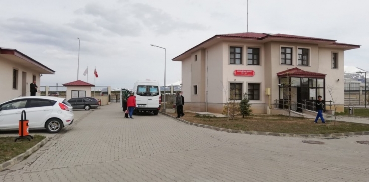 Koruma Altındaki Çocuklar Siperli Maske Üretiyor