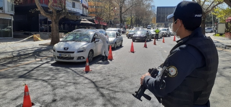 Ankara’da Sokağa Çıkma Yasağı Öncesinde Sıkı Denetim
