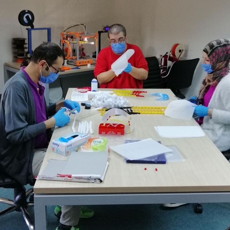 Çan Belediyesi 3 Boyutlu Maske Üreterek Sağlık Çalışanlarına Hediye Etti