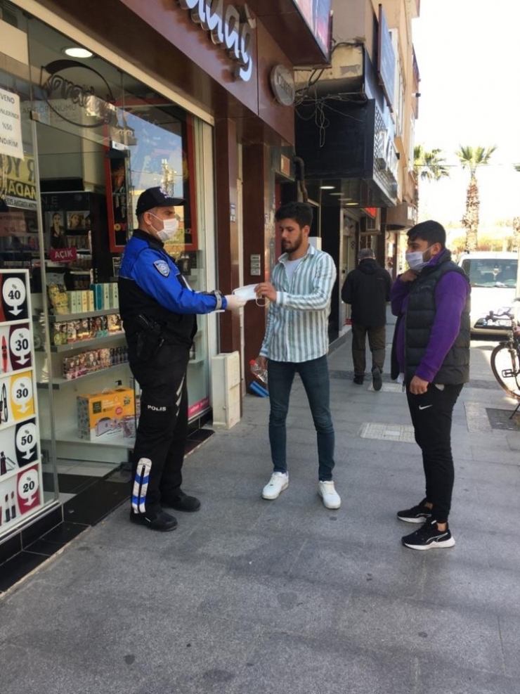 Çanakkale Polisi 10 Bin Adet Maske Dağıttı
