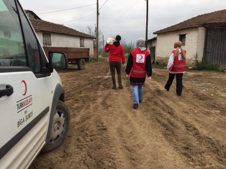 Genç Kızılay Biga Gönüllülerinden Destek