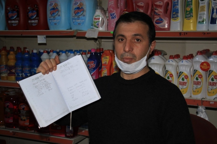 Gizli Hayırsever Bakkal Bakkal Gezip 15 Bin Tl’lik Borç Ödedi