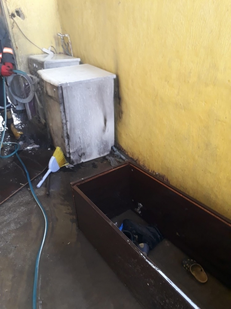 Ablasını Döven Eniştesinin Evini Kundakladı