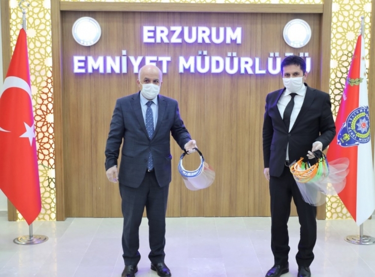 Milli Eğitimden Emniyet Çalışanlarına Koruyucu Siperlik