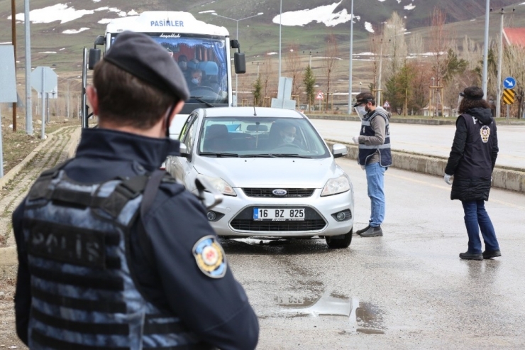 Erzurum’da Polis Denetimleri Sürüyor