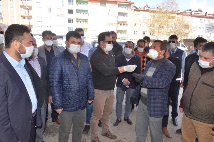 Elbistan Belediyesi’nden Hal Ve Pazarcı Esnafına Kira Müjdesi