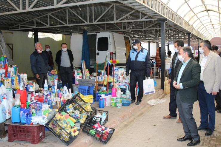 Başkan Özdoğan Pazar Yerini Denetledi