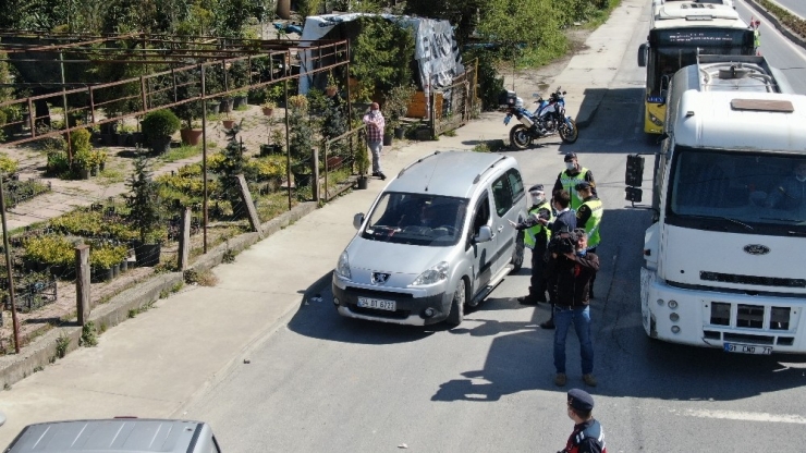 İstanbul’da Yasağa Saatler Kala Asayiş Ve Trafik Denetiminde Ceza Yağdı