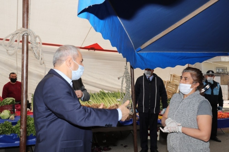 Başkan Büyükgöz Semt Pazarını Denetledi