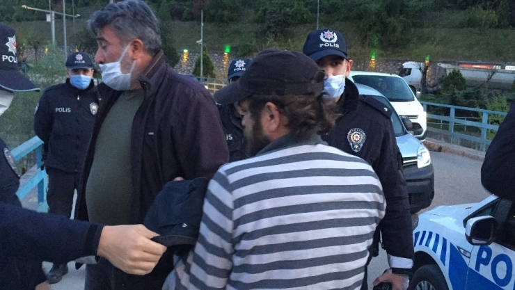 Dereye Atlamaya Kalkışan Şahsı Polis Kurtardı