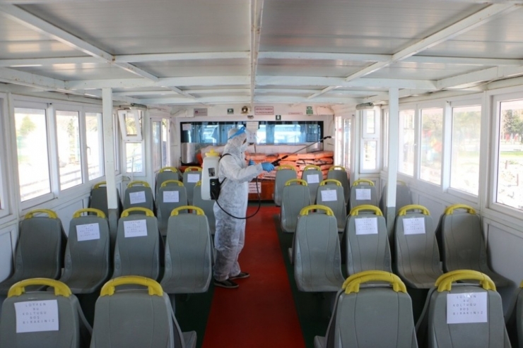 İskele Ve Deniz Ulaşım Araçları, Kartal Belediyesi Ekiplerince Dezenfekte Edildi