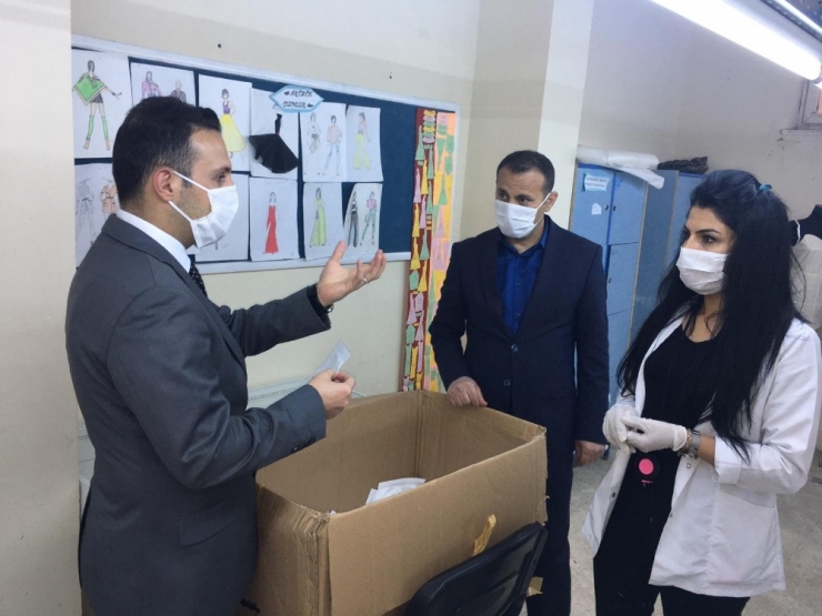 Kahta’da 10 Bin Koruyucu Maske Üretimine Başlanıldı