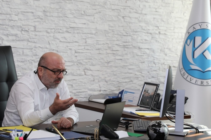 Kayü Rektörü Karamustafa, Uzaktan Eğitim Sistemi Üzerinden Öğrencilerle Buluştu