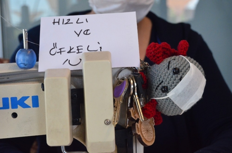 “Kaderimse Dikerim” Diyerek Maske Dikiyorlar