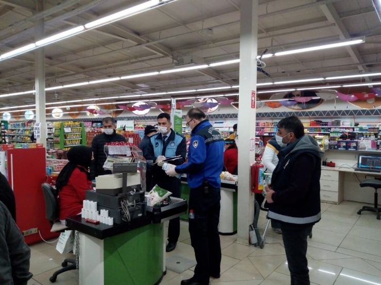 Büyükşehir Zabıtası Denetimlerini Sürdürüyor