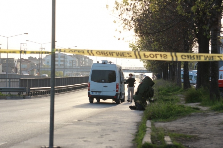 Yol Kenarına Bırakılan Şüpheli Çanta Fünyeyle İmha Edildi