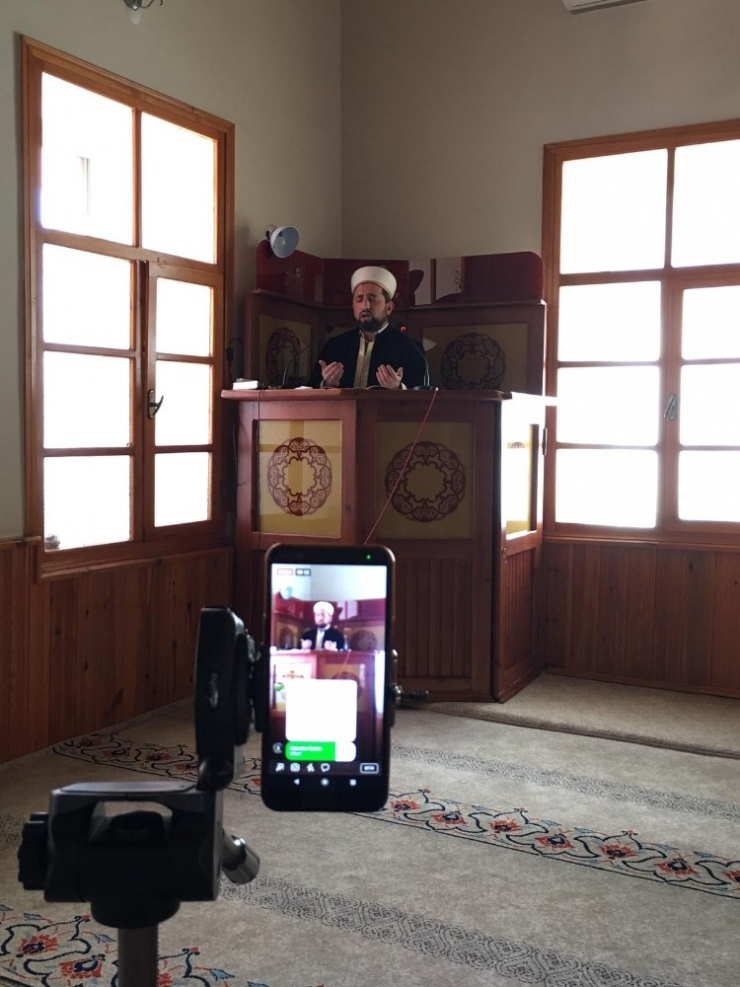 Koronadan Hayatını Kaybedenler İçin Online Kuran-ı Kerim Ve Mevlid-i Şerif Yayını