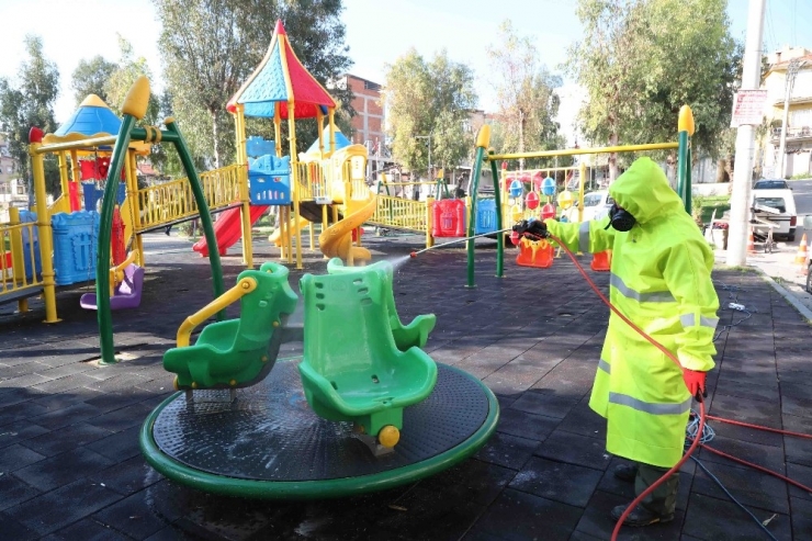 Bayraklı’da Dezenfekte Seferberliği Sürüyor